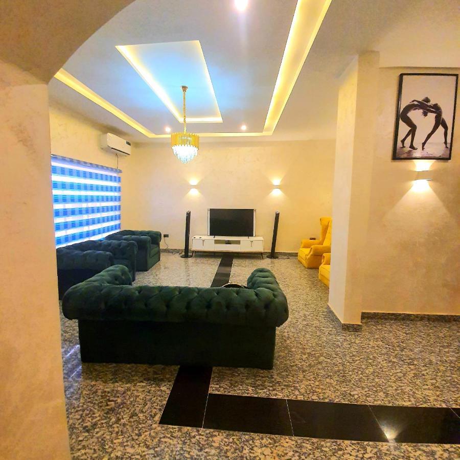 Greys House 19 Airport Hotel Abuja Exterior photo