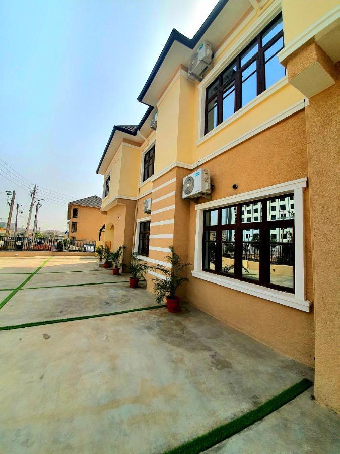 Greys House 19 Airport Hotel Abuja Exterior photo